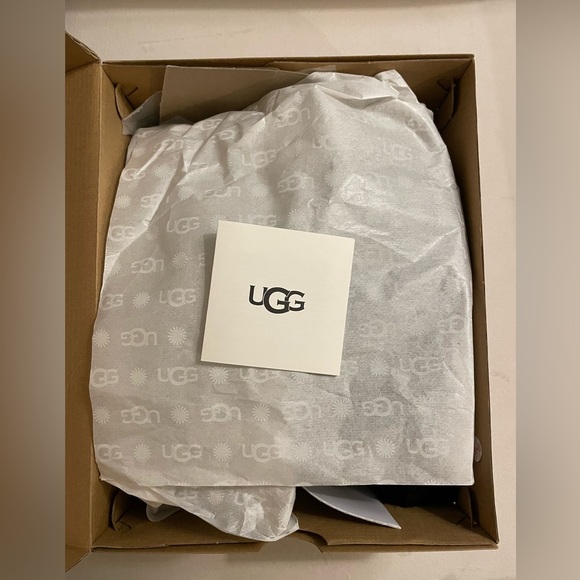 NEW in Box Ugg Slippers Fluff Yeah Bling Black in Size 6 - Picture 12 of 13